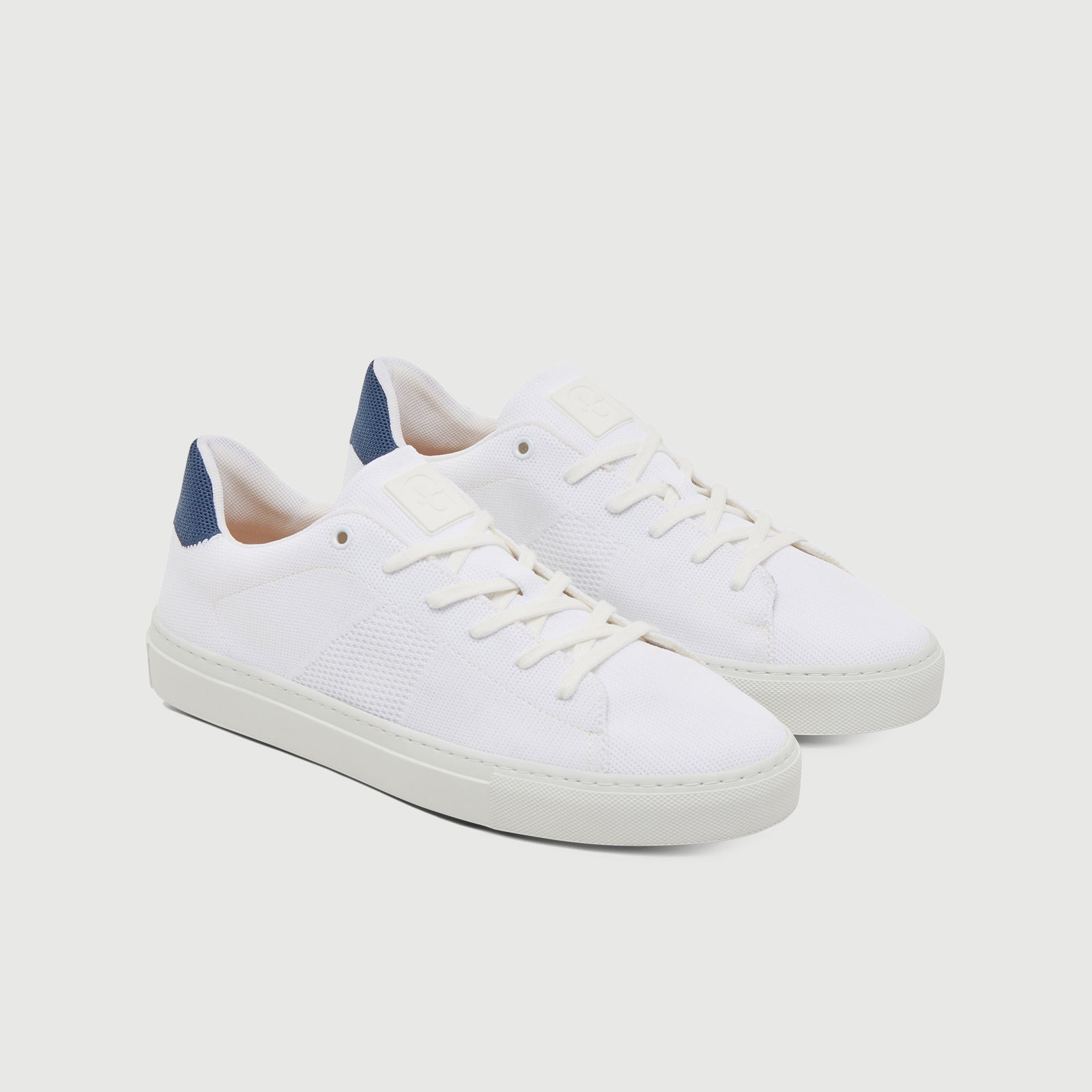 GREATS-Mens-RoyaleKnit2.0-WhiteNavy-02_Web_0faf590d-25f1-427d-adb2-c75351f77a5c